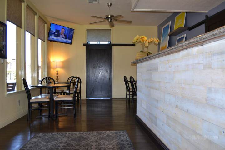 Days Inn & Suites by Wyndham Lodi