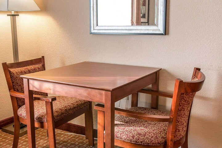 Room 9 of 16