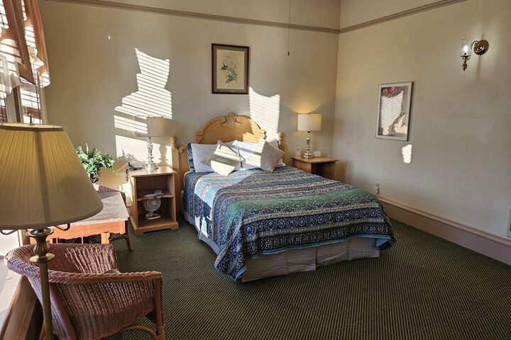Room 72 of 95