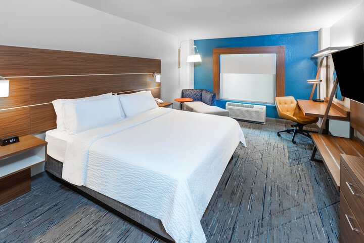 Room 28 of 41