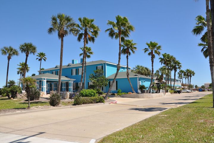 Plantation Suites & Conference Center