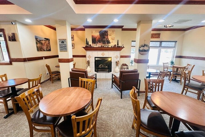 Yellowstone Lodge