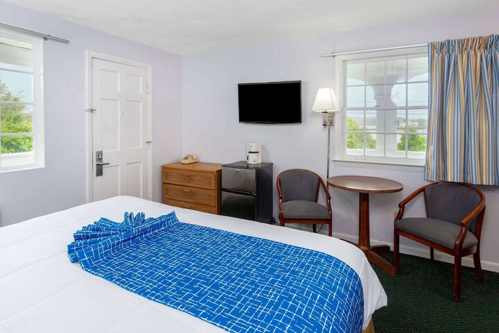Travelodge by Wyndham Cape Cod Area