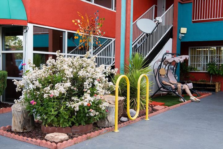 Hotel Exterior 32 of 34