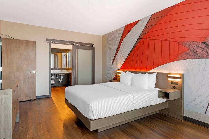 Cambria Hotel & Suites Plymouth