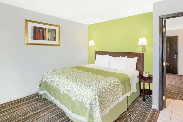 Room 12 of 17