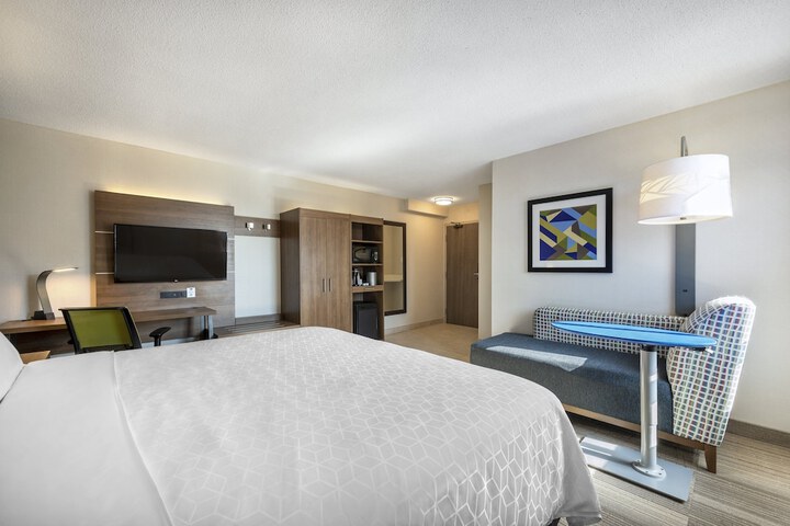 Holiday Inn Express Toronto - Downtown by IHG