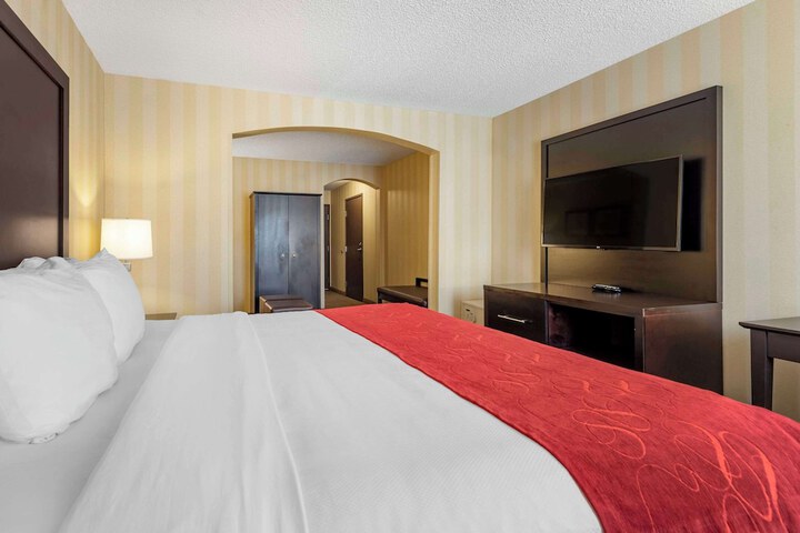 Room 9 of 32
