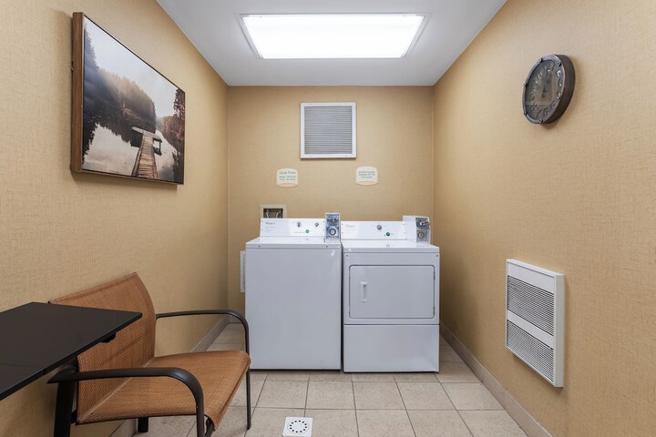 Courtyard by Marriott Toledo Airport Holland