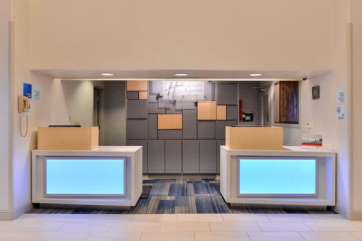 Hotel 4 of 86