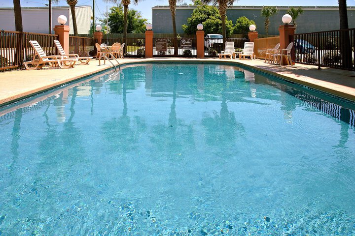 Pool 5 of 41