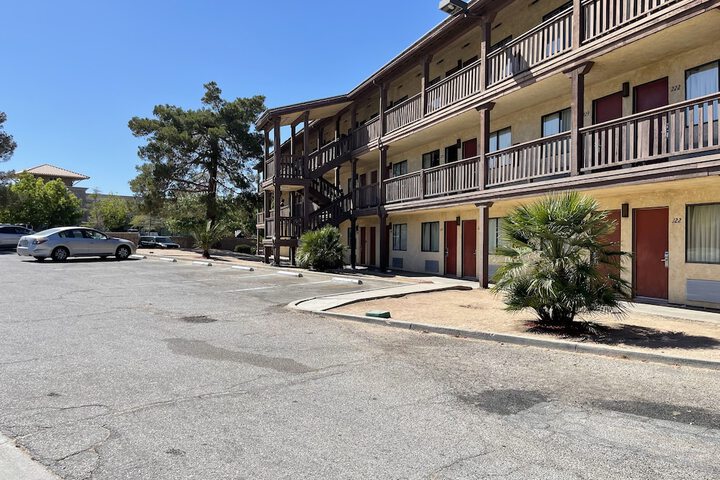 Palms Inn & Suites