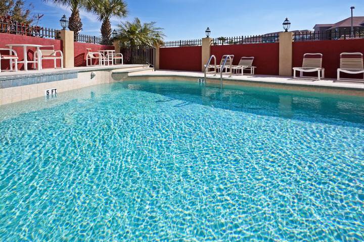 Pool 16 of 89