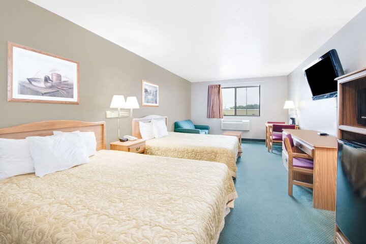 Room 9 of 13