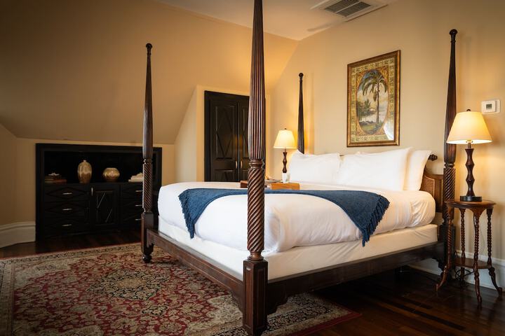 Southernmost House - Adult Exclusive