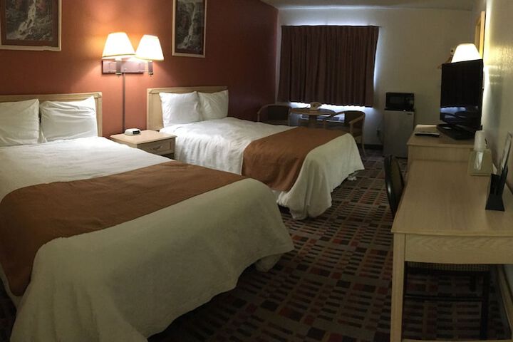 Room 8 of 11