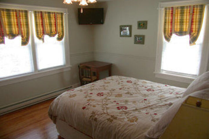 Mountaintop Lodge at Lake Naomi