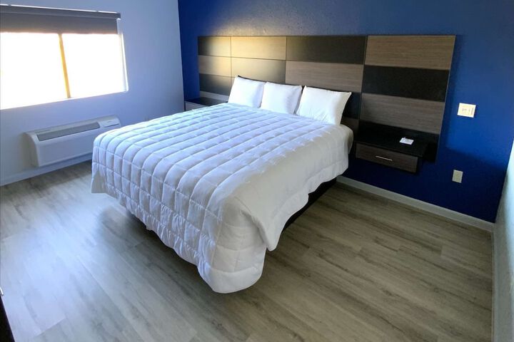 Room 11 of 15