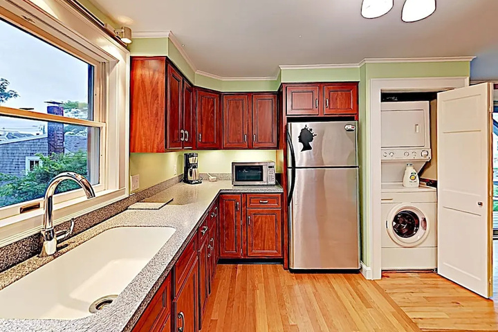 New Listing! Serene East End : Steps To Sand 3 Bedroom Condo