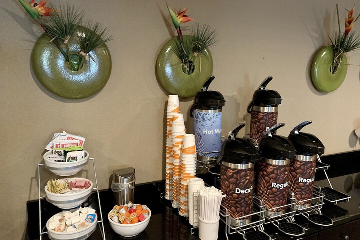 Breakfast/Coffee Service 35 of 45
