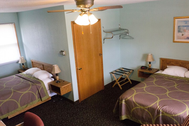 Room 25 of 33