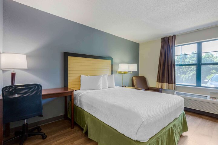 Room 21 of 37