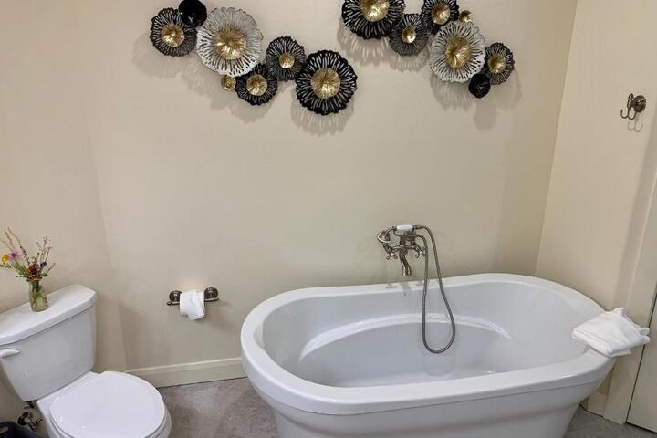 Annies Place Bed & Breakfast