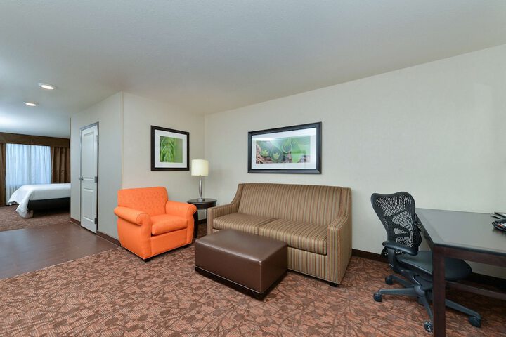 Room 15 of 38
