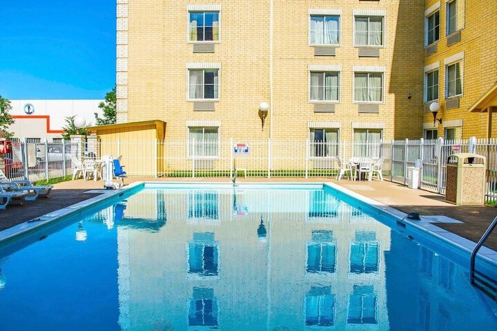 Quality Inn & Suites CVG Airport