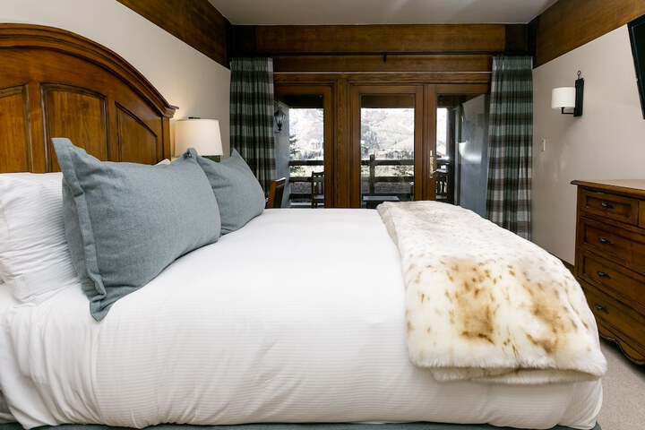 Stein Eriksen Lodge