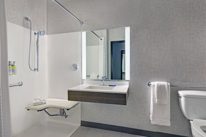 Holiday Inn Express Hotel & Suites NEWPORT by IHG
