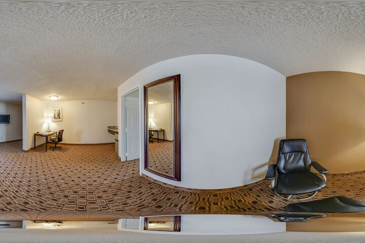 Room 8 of 25