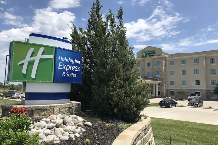 Holiday Inn Express Hotel & Suites St. Joseph by IHG