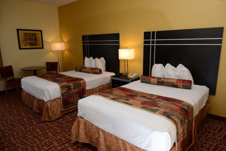 Room 12 of 25