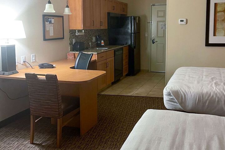 Room 32 of 43