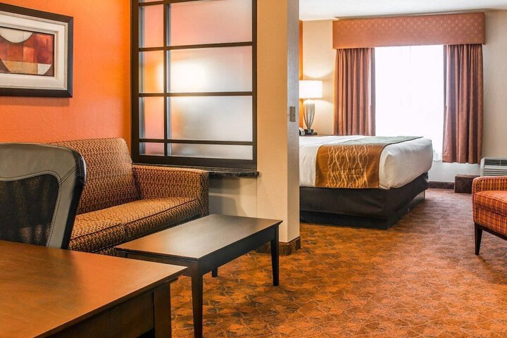 Comfort Inn & Suites and Conference Center