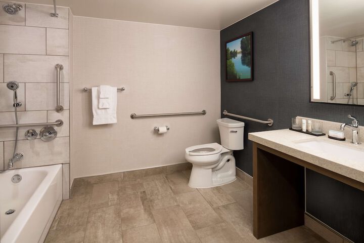 Room 52 of 108