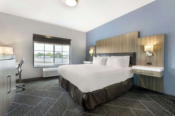 Room 17 of 40