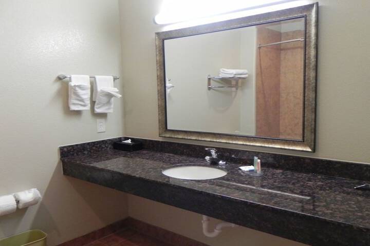 Room 10 of 40