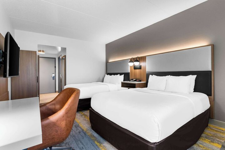Comfort Inn & Suites York North