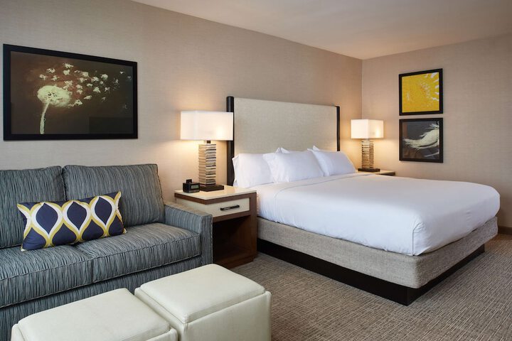DoubleTree by Hilton Fresno Convention Center