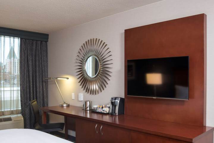 DoubleTree by Hilton Schenectady Downtown