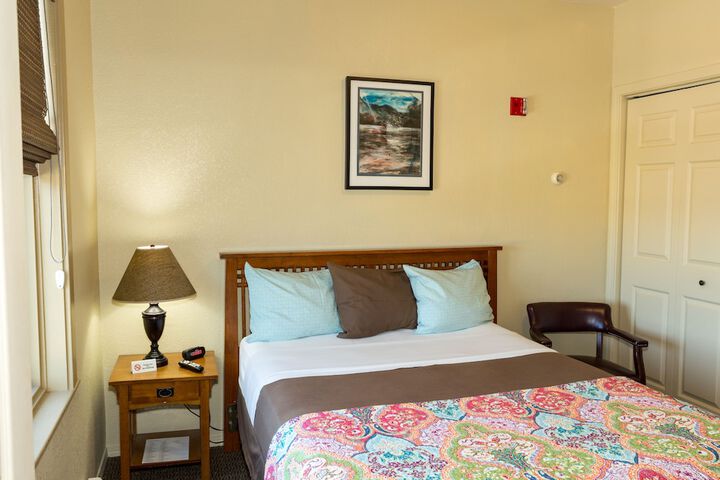 Room 25 of 94