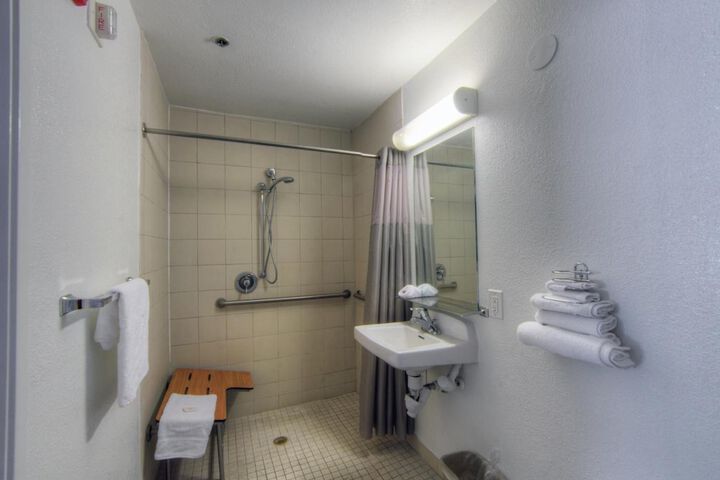 Room 18 of 35