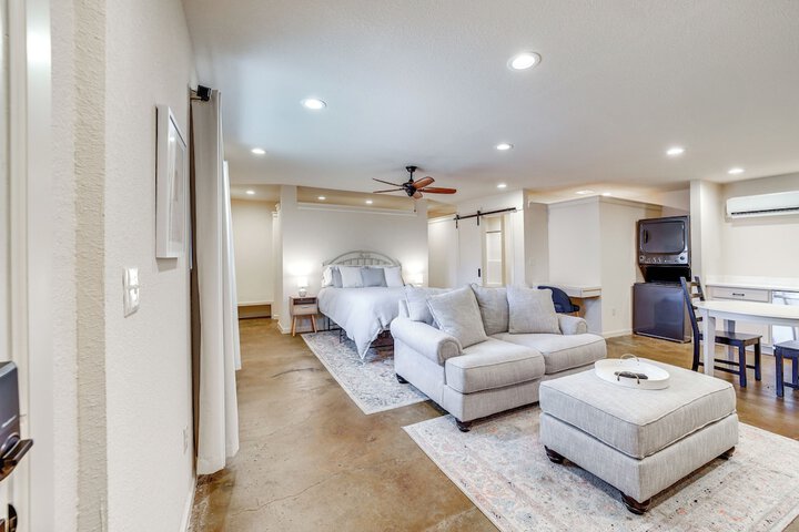 Central & Modern Studio w / Workspace in Owasso!