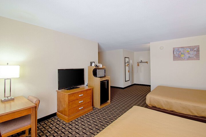 Room 18 of 38
