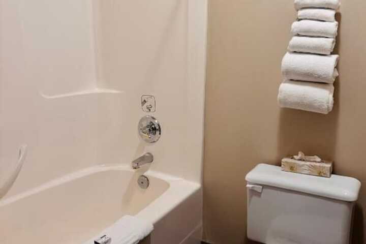 Super 8 by Wyndham Castlegar BC