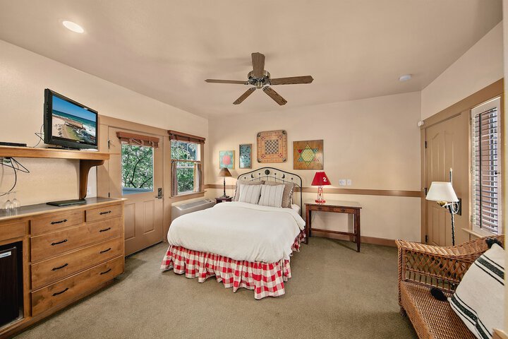 Room 33 of 119