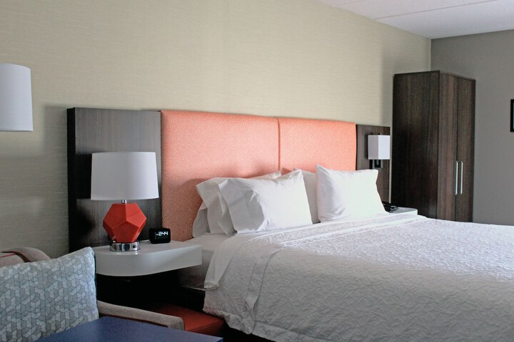 Room 32 of 67