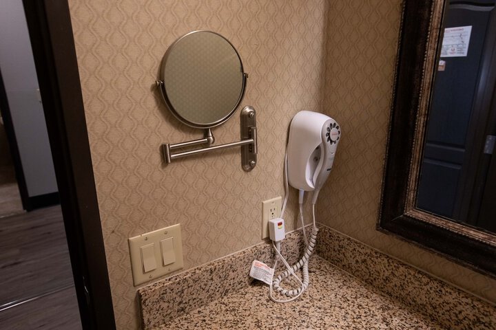 Room 151 of 170